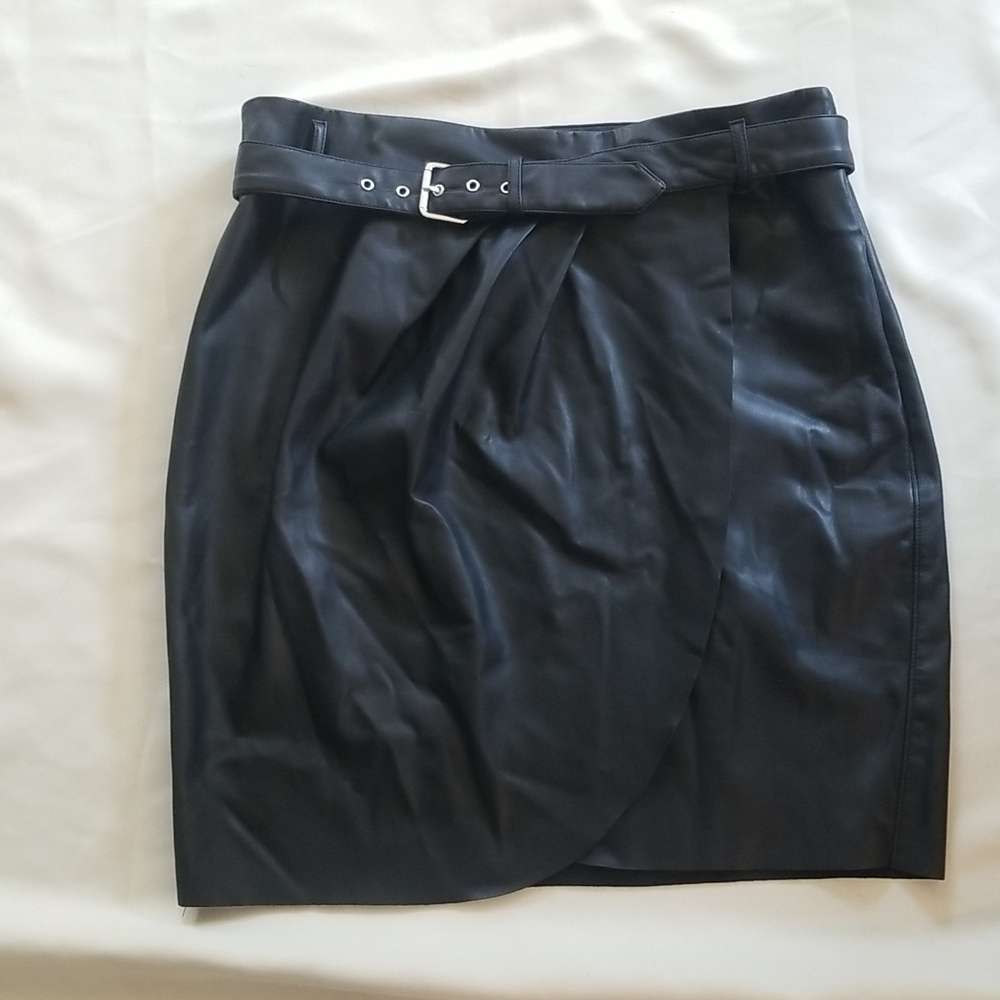 Express Vegan Leather Skirt. Faux Wrap Belt Detail Pleats Mid Thigh Size 14 Goth